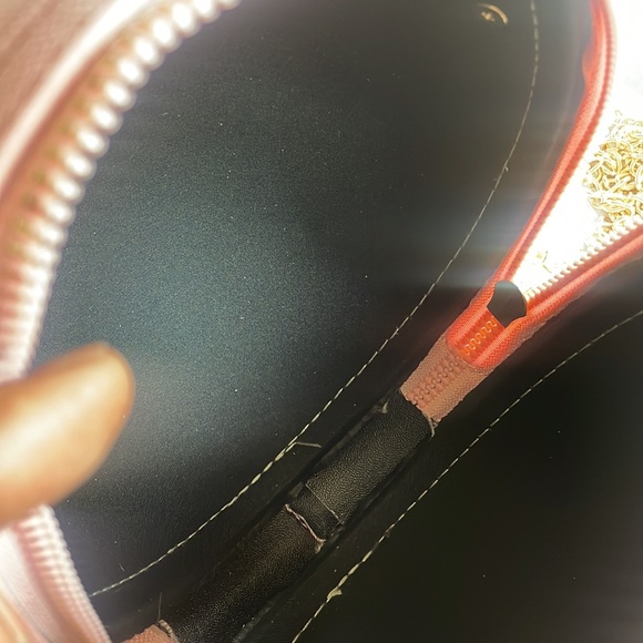 ATL HOUSE WIVES CHIC’ Basketball Shaped Chain Bag - Picture 11 of 16